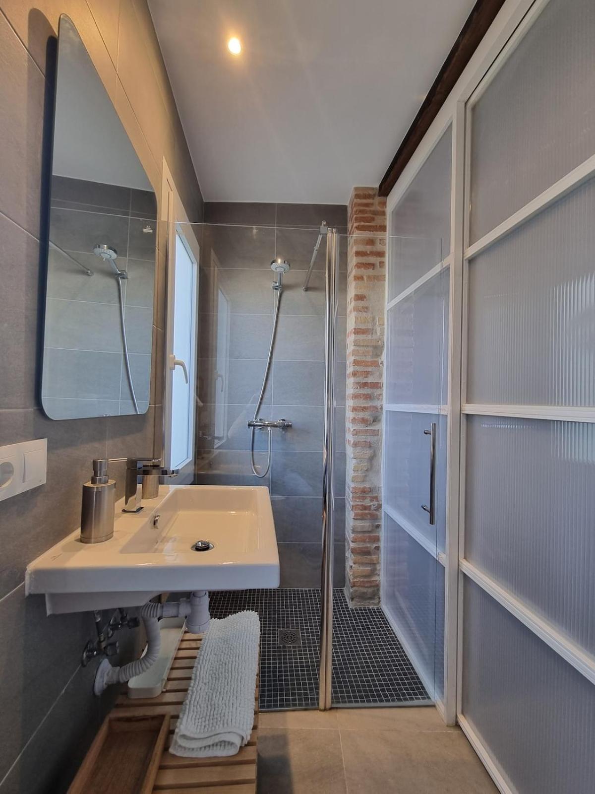 Centrica Y Encantadora Vivienda. Valencia Eksteriør billede